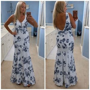B. Smart Black & White Floral Mermaid Maxi Dress | Formal Gown | Size 9/10